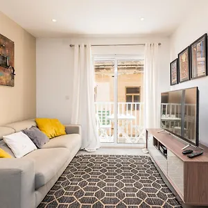 sliema-smart-seaview-apartment.qawrahotelsmalta.org/